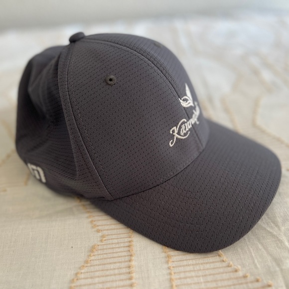 Travis Mathews L - XL Flex Fit Kannapali Maui Hawaii Baseball Hat Cap Fitted - Picture 1 of 7